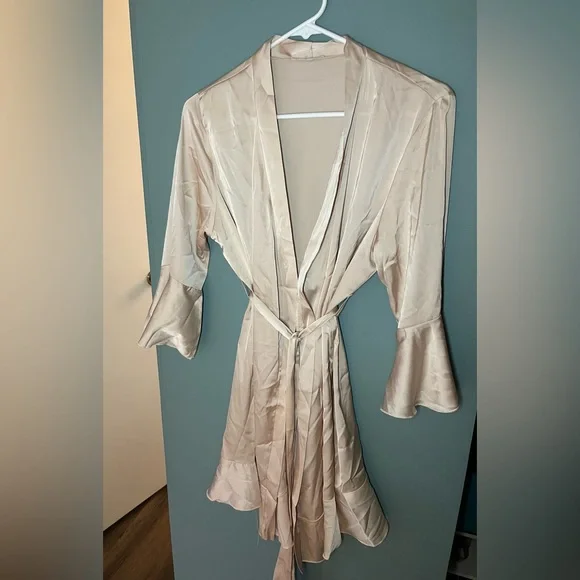 Baby Pink Silky Robe - Picture 2 of 4